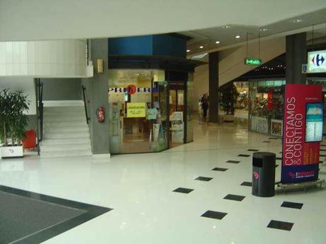 El centro comercial de Los Rosales renueva su oferta