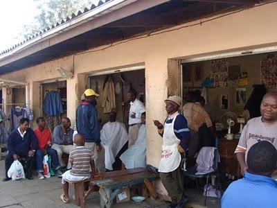 Escenas cotidianas (V) Escenas cotidianas (V)