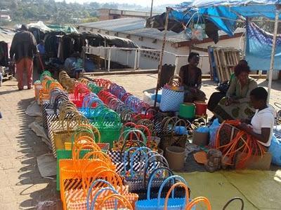 Escenas cotidianas (V) Escenas cotidianas (V)