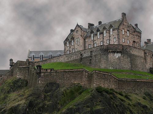 HISTORIA Y LEYENDA DEL CASTILLO DE EDIMBURGO