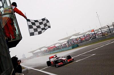 Doblete de McLaren, fracaso de Red Bull en China