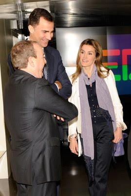 Dña. Letizia visita la Cadena Ser. El look de la Princesa