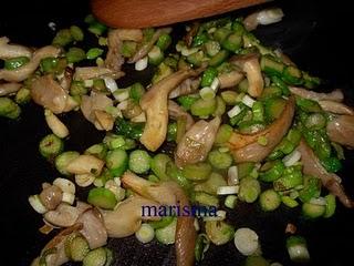 Revuelto de setas, trigueros y ajetes