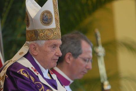 Selección de imágenes de las personas congregadas en la Plaza de la Revolución para misa del Papa
