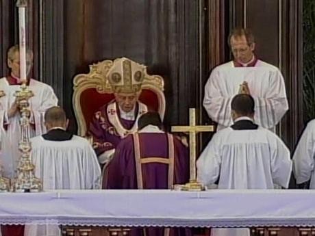 Selección de imágenes de las personas congregadas en la Plaza de la Revolución para misa del Papa