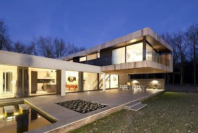 CASA MINIMALISTA EN EL BOSQUE