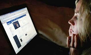 Estudios revelan incremento de adicción y narcisismo al usar redes sociales