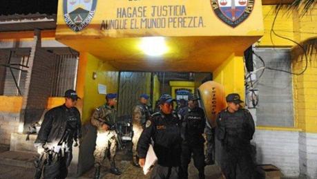 Se elevan a 14 los muertos en penal hondureño donde los reos se atrincheraron...