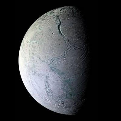 Encélado, el lugar más promisorio en la búsqueda de vida extraterrestre