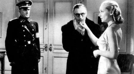 “Ser o no ser” sobre un escenario de política matrimonial “Ser o no ser” sobre un escenario de política matrimonial