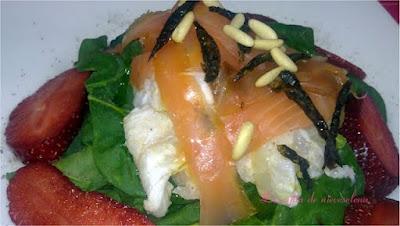 Ensalada de espinacas con bacalao y fresón