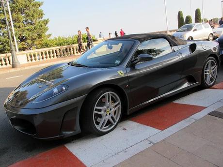 Coches en Mónaco...