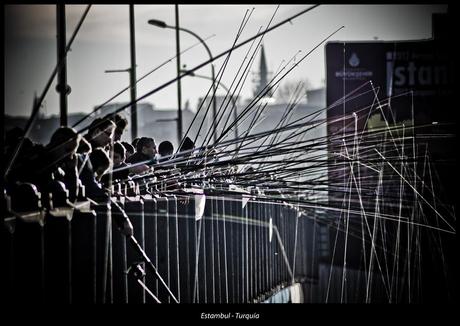 Los pescadores del Puente Gálata...
