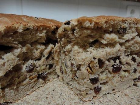 Pan de nueces, pasas y canela