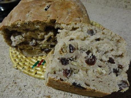 Pan de nueces, pasas y canela