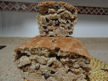 Pan de nueces, pasas y canela
