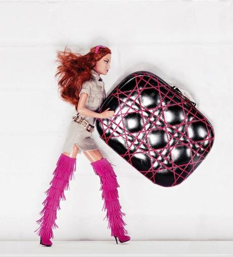 boxsetinterviewmag001_jpg_1333182305 Los bolsos de Barbie en Interview magazine