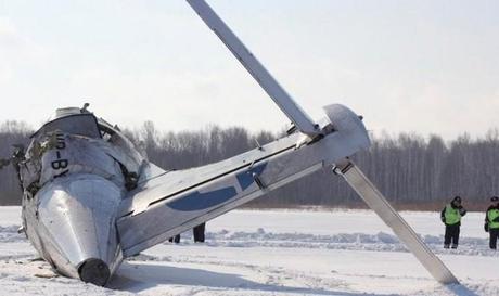 TRAGEDIA: Un avión se estrella y deja un saldo de 31 muertos