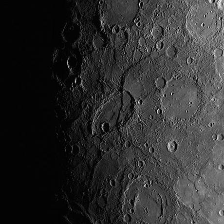 El planeta más pequeño tiene grandes sorpresas El planeta más pequeño tiene grandes sorpresas