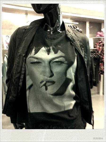 Remeras de Madonna en Ona Saez. Ya las viste?