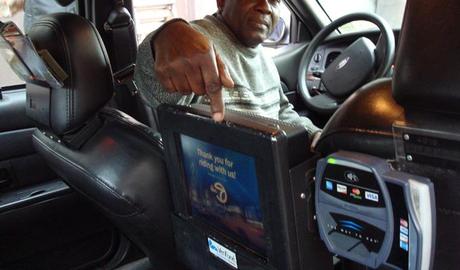 TECNOLOGÍA: iPod y celulares en los taxis de Nueva York TECNOLOGÍA: iPod y celulares en los taxis de Nueva York
