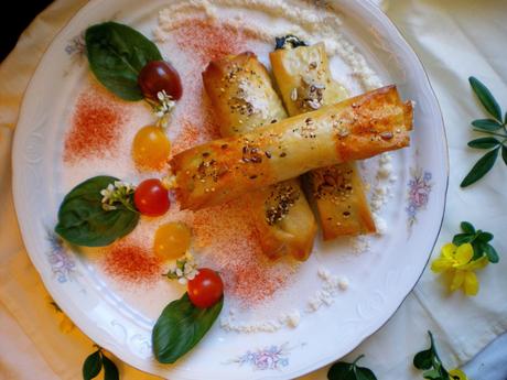 Rollitos crujientes de espinacas salteadas y queso crema