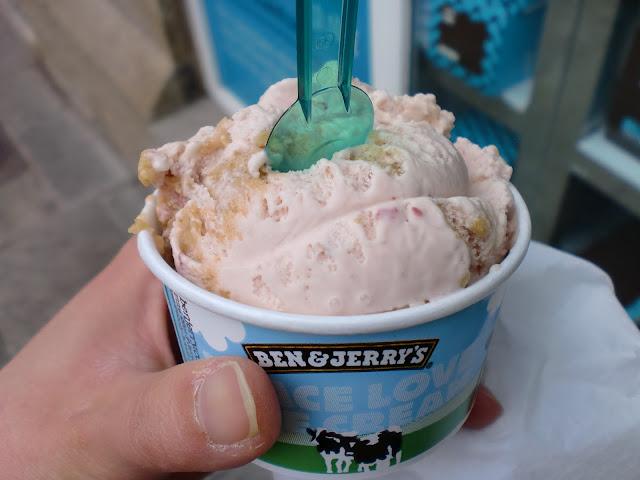 El día del helado gratis/フリーコーンデー