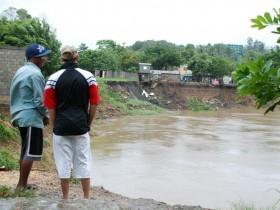 Dos menores de 15 y años mueren ahogados en Río Manoguayabo