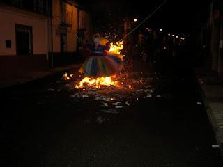 Mañana Sábado de Gloria: Quema de Muñecas y Manteo de Judas en Alamillo Mañana Sábado de Gloria: Quema de Muñecas y Manteo de Judas en Alamillo