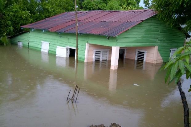 COBERTURA: 20 viviendas inundadas en Mao por lluvias