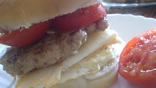 Hamburguesas con queso y huevo