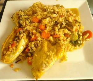 ARROZ MELOSO CON POLLO MARTA Arroz integral meloso con pollo ecológico, después de la foto, sazonado con vinagre de arroz integral y gomasio.