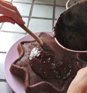 cubriendo con crema choco Vuestras Comidas MacrobiotiVas