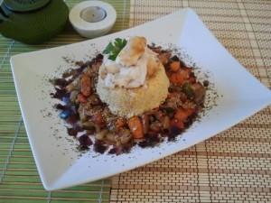 Verduras al horno, pastel de mijo con pescado al horno, gomasio, vinagre umeboshi. Verduras al horno, pastel de mijo con pescado al horno, gomasio, vinagre umeboshi.