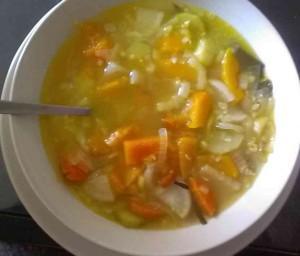 arroz caldosito con crema delentejas verduras, daikon y kombu Arroz integral caldosito con verduritas, crema de lentejas, kombu y daikon por Elena Urdiales.