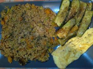 Platazo de arroz integral con verduras plancha y tortilla de huevo feliz de Violant (Badalona). Platazo de arroz integral con verduras plancha y tortilla de huevo feliz de Violant (Badalona).