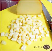 Bocadito de pimientos del piquillo rellenos de Queso san Simon