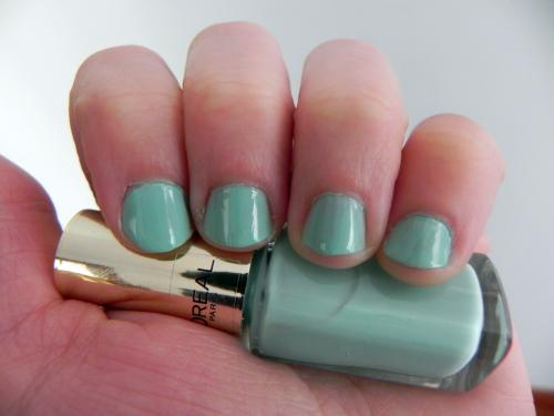 Laca de uñas Color Riche de L'Oreal: Perle de Jade