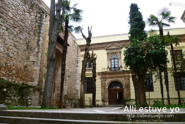 Palacio de Antonio Mendoza y Convento de la Piedad desde la calle de Santa Clara