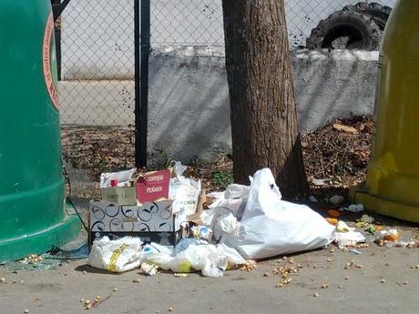 MARMOLEJO, FUENTE DE BASURA Y SUCIEDAD