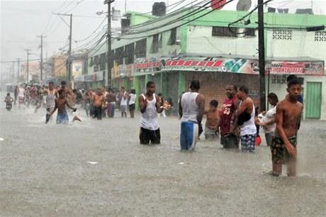 COBERTURA: Cientos de casas inundadas en Santiago