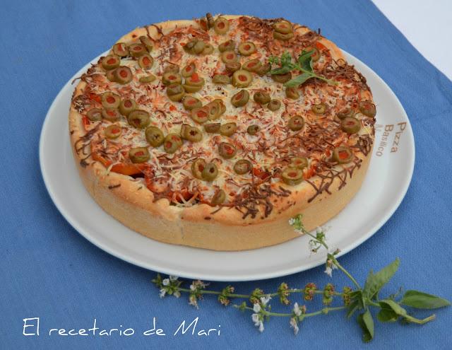 PIZZA DE ATÚN EN MOLDE HONDO