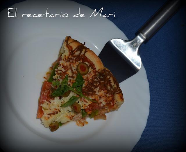 PIZZA DE ATÚN EN MOLDE HONDO