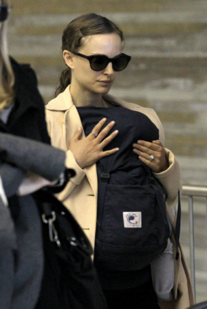 Natalie Portman, otra madre que protege a su bebé de los curiosos Natalie Portman, otra madre que protege a su bebé de los curiosos