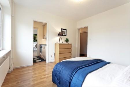 estilo nórdico estilo escandinavo diseño de interiores decoración sueca Decoración sencilla y funcional en un mini   piso de 48 m² decoración nórdica decoración escandinava decoración en blanco decoración de pisos pequeños decoración de minipisos decoración de interiores decoración de estudios 