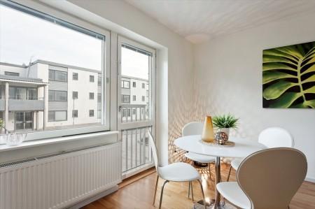 estilo nórdico estilo escandinavo diseño de interiores decoración sueca Decoración sencilla y funcional en un mini   piso de 48 m² decoración nórdica decoración escandinava decoración en blanco decoración de pisos pequeños decoración de minipisos decoración de interiores decoración de estudios 