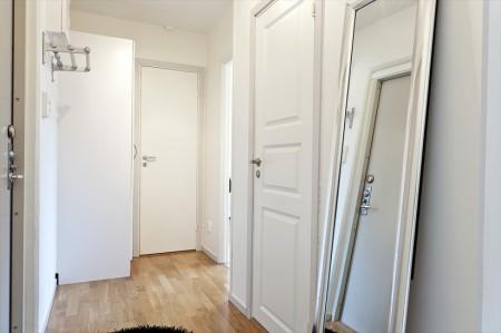 estilo nórdico estilo escandinavo diseño de interiores decoración sueca Decoración sencilla y funcional en un mini   piso de 48 m² decoración nórdica decoración escandinava decoración en blanco decoración de pisos pequeños decoración de minipisos decoración de interiores decoración de estudios 