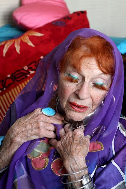 ILONA ROYCE UNA ARTISTA DE 91 AÑOS