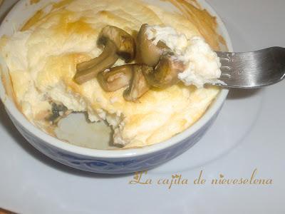 Soufflé de queso y champiñones