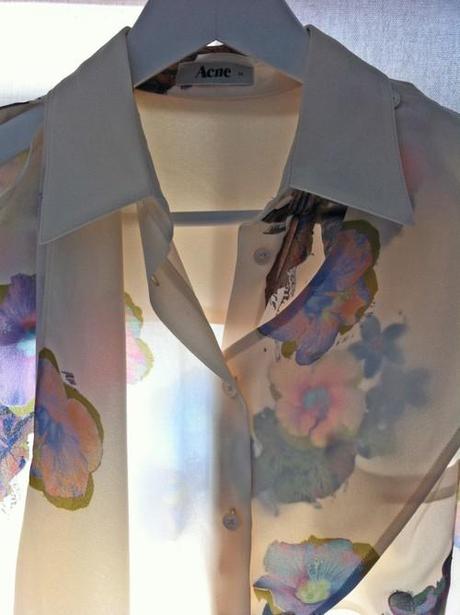 FLOWER ACNE BLOUSE